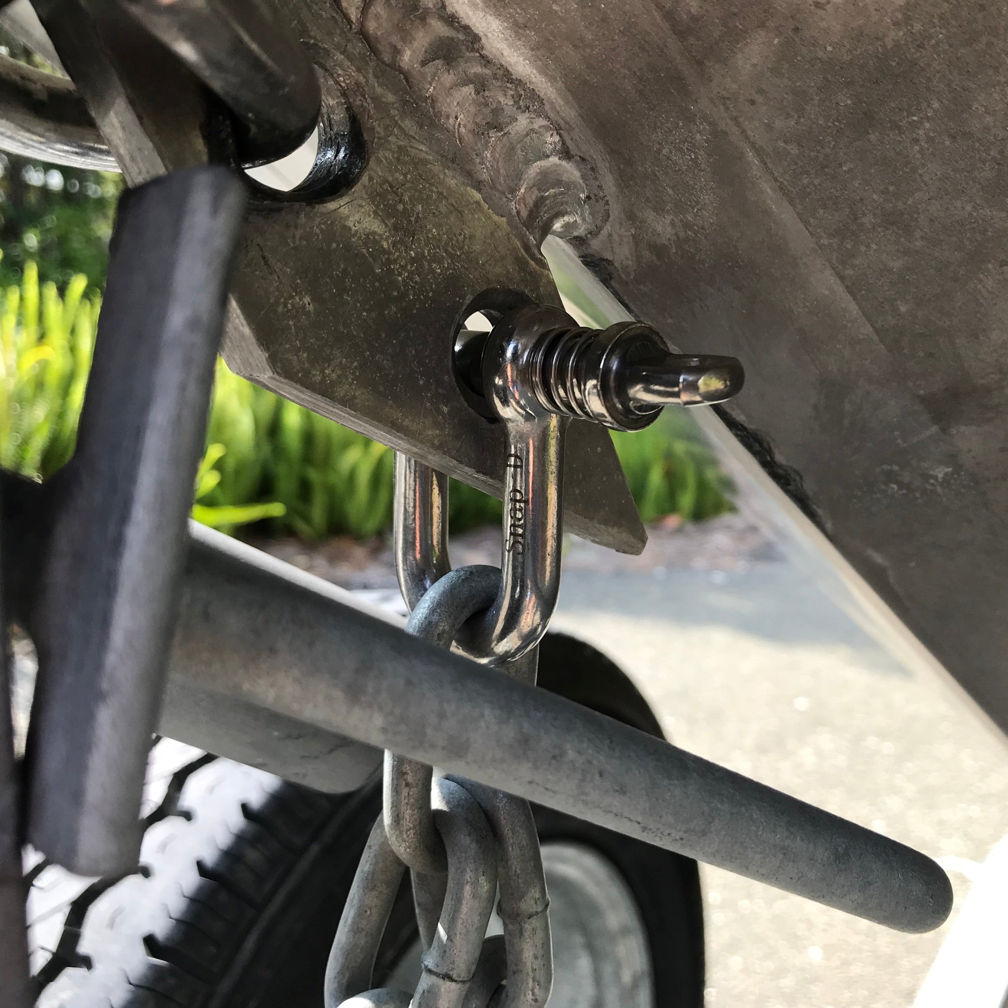Snap-D 10mm D shackle fitted to Australian trailer safety chain